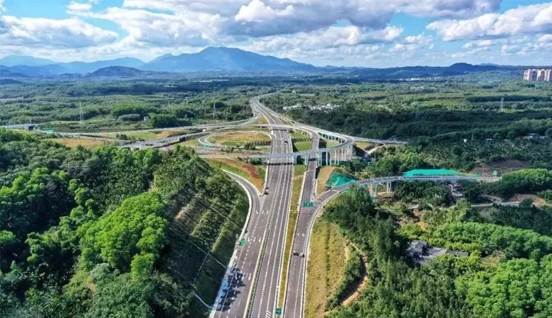 海南省萬寧至洋浦高速公路第二代建段環境保護、景觀及服務設施工程(項目名稱)